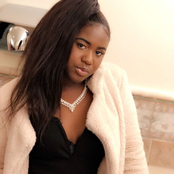 Meet your Posher, Alicia - Picture 1 of 1